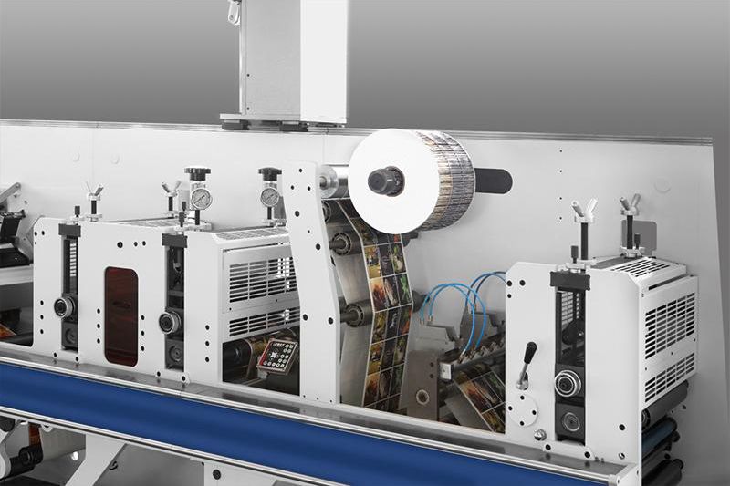 flexotiskový stroj návin odpadní mřížky label flexo printing machine snow ball matrix rewind